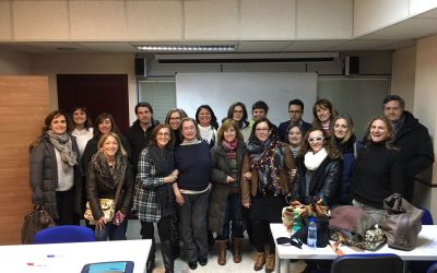 A profesora Paula Outón asiste a unha reunión con diversas asociacións de dislexia de toda España para valorar o decreto que se elaborou desde a Asociación Galega de Dislexia (AGADIX)