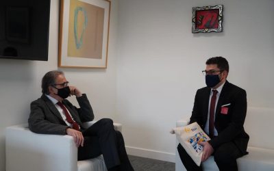 Joan Subirats e Alexandre Sotelino reúnense polo Galardón Educa-Abanca